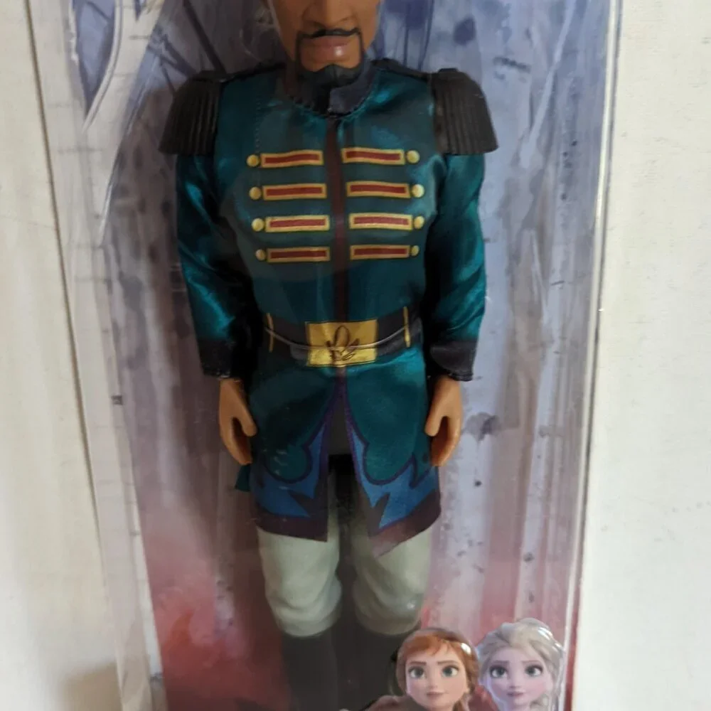 NWT Lieutenant Mattias Frozen II Black Action Fashion Figure Disney Film Hasbro